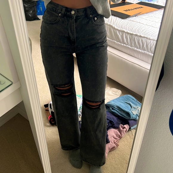 ADIKA Ripped Jeans - Picture 4 of 4